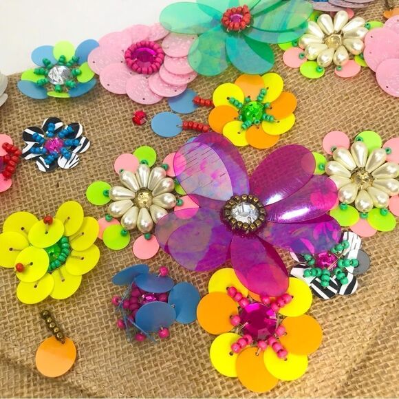 Boutique Multicolor 3D Spring Floral Embellished Burlap Clutch Purse - Picture 10 of 16